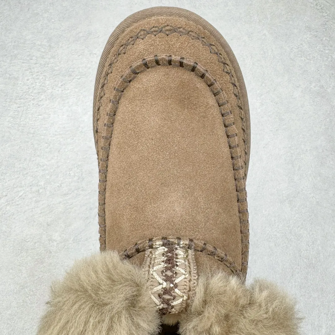 Pick up locally 💰560 UGG 8224 Alpine low-cut autumn and winter sheep fur integrated snow boots. All shoes are made from ZP. Longfeng A-grade Australian imported sheep fur integrated brand OEM production line. Fully follow the ZP process. OEM original pattern maker. Adhering to the principle of no original shoes and no development selection. Pay attention to every detail. The most authentic version on the market TREADLITE "Light Wing" technology outsole Lightweight/durable/flexible/pile size: 35 36 37 38 39 40 Coding: by3936000